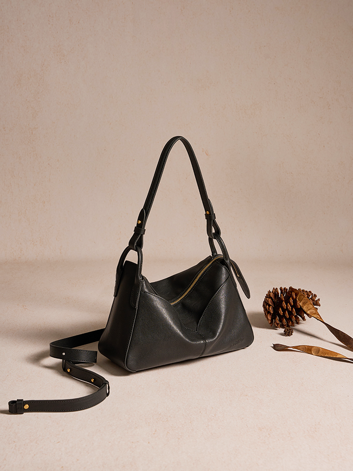 Freeform Casual Boston Bag in Vegetable-tanned Leather