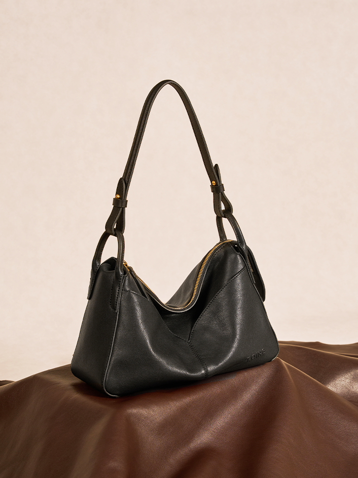 Freeform Casual Boston Bag in Vegetable-tanned Leather