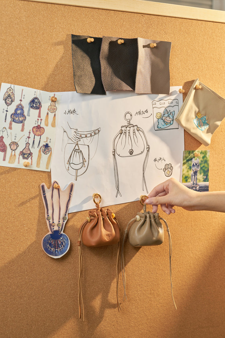 Along Fortune Pouch