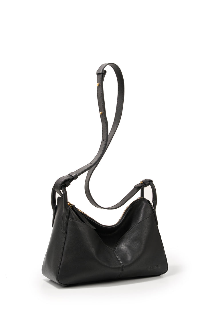 Freeform Casual Boston Bag in Vegetable-tanned Leather