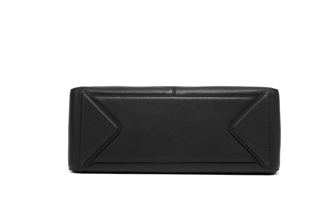 Freeform Casual Boston Bag in Vegetable-tanned Leather