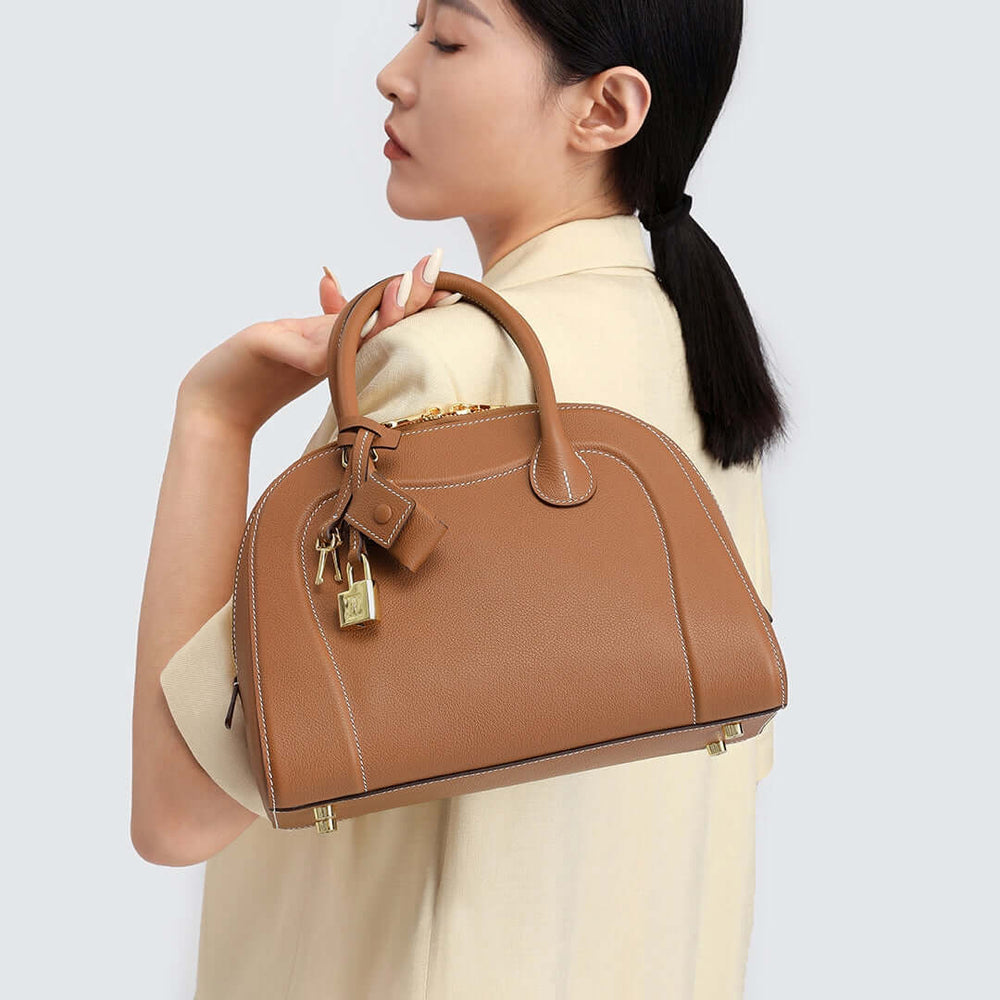 TQING Shell Tote Bag #color_gold-brown