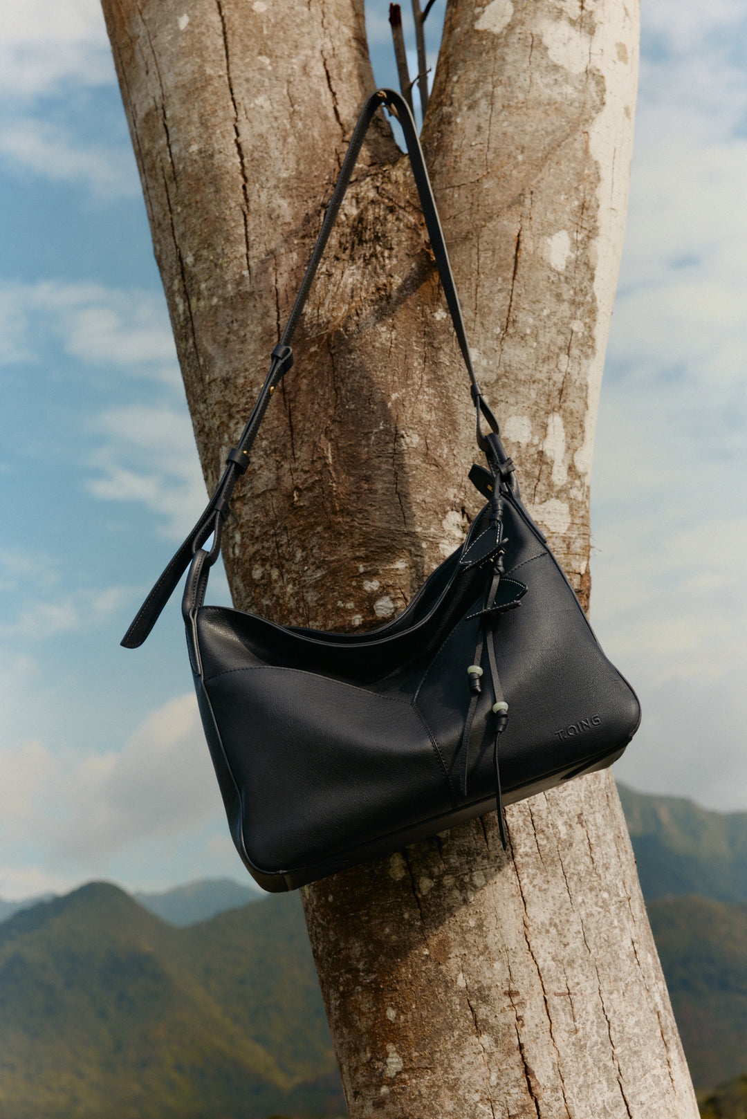 Freeform Hobo Bag in Vegetable-tanned Leather