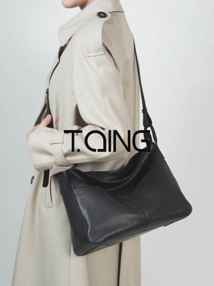 Freeform Hobo Bag in Vegetable-tanned Leather